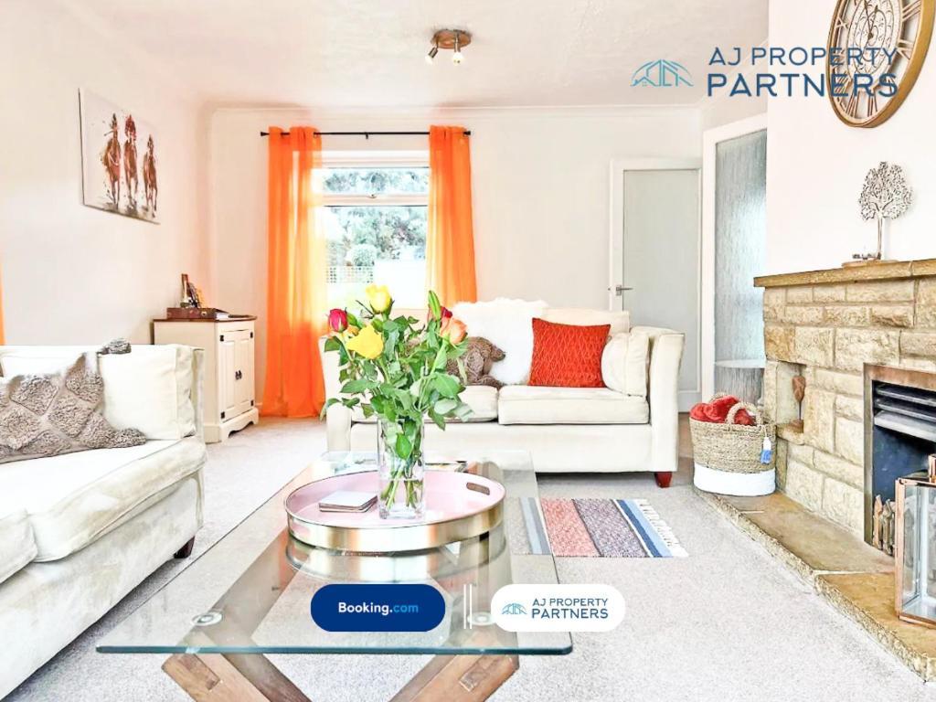 Premium Deal L Hill View Home L Last-Minute Offer L Cheltenham L Aj Properties L Perfect For Short Or Long Stays L 4Beds 4Bedrooms Exterior foto