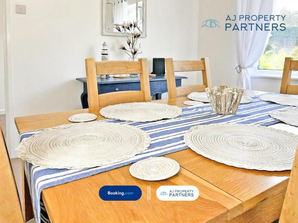 Premium Deal L Hill View Home L Last-Minute Offer L Cheltenham L Aj Properties L Perfect For Short Or Long Stays L 4Beds 4Bedrooms Exterior foto